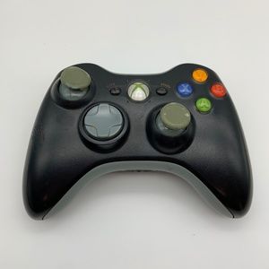 Microsoft Xbox 360 Wireless Gaming Controller in Black
